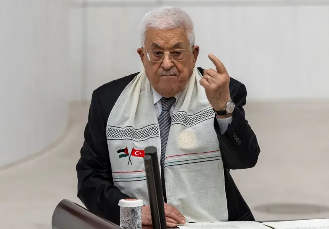 الرئيس الفلسطيني محمود عباس خلال كلمة ألقاها في الجمعية العامة للبرلمان التركي.