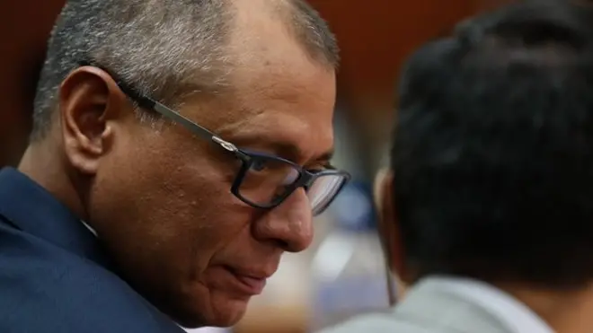 El vicepresidente Jorge Glas y otros cuatro imputados acusados de corrupción fueron sentenciados a seis años de cárcel en la trama Odebrecht.