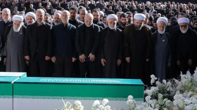 Ali Hamaney cenazesinde üst düzey yetkililer mezar başında.