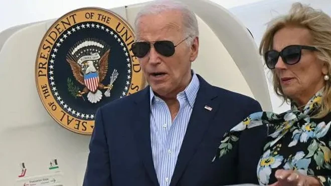 Байден с супругой