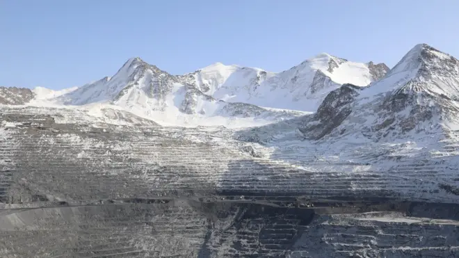 Кумтөрдөгү мөңгүлөр