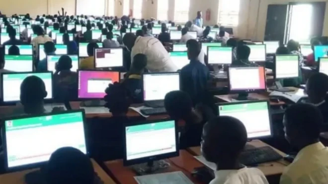 Aworan awọn akẹkọọ to n ṣedanwo JAMB