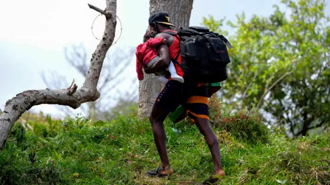 El camino por el Darién puede durar entre 10 y 20 días, pero la lluvia, peligrosos animales y presencia criminal, entre otras contingencias, pueden modificar la ruta.