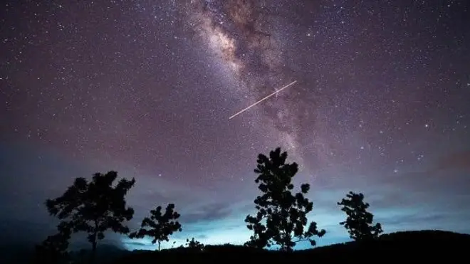 Foto de chuva de meteoros Eta-Aquáridas vista a partir do Sri Lanka