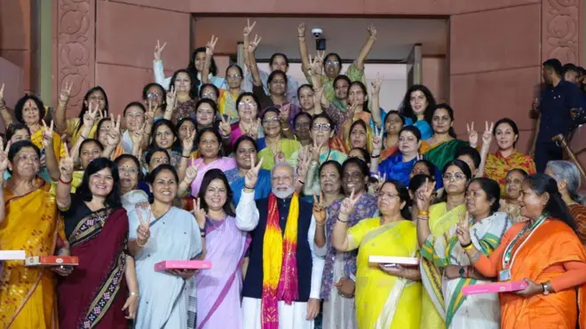 नरेंद्र मोदी