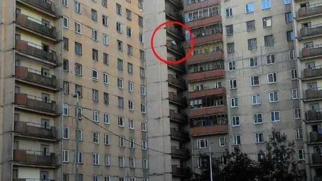 Во время операции в доме звучали взрывы и стрельба