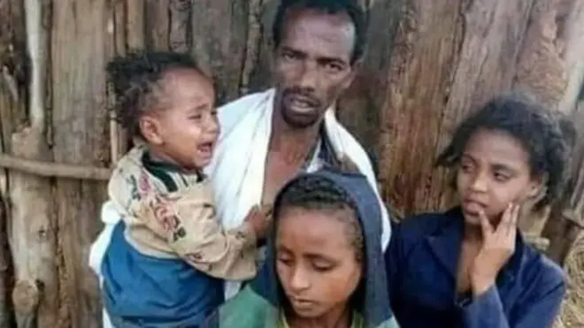ባለቤታቸው የተገደለችባቸው አቶ ሚረቴ ከአራት ልጆቻቸው ጋር