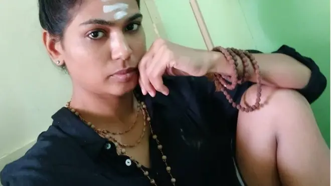 Suura ofee (selfie) Rihaanaa Faaximaa Feesbuukii irratti maxxanfame