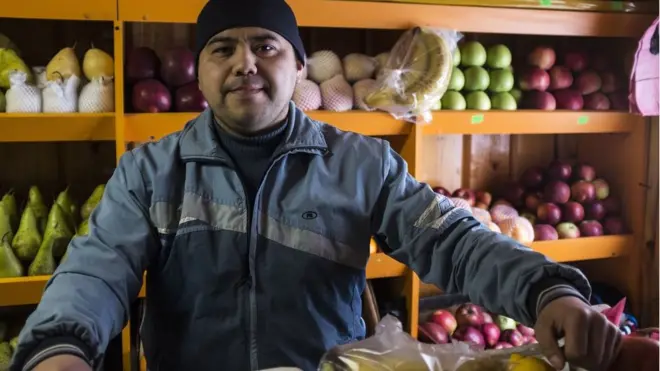 "Весь дом сказал: я хороший продавец!" - говорит в свою защиту Набиджан