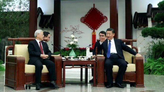 Tổng bí thư ĐCSVN Nguyễn Phú Trọng và nhà lãnh đạo Trung Quốc, ông Tập Cận Bình trong cuộc gặp hôm 12/01/2017 ở Bắc Kinh