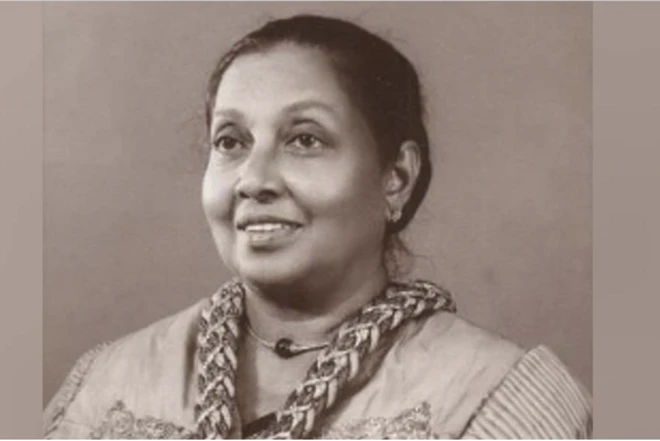 වෛද්‍ය විද්‍යාව පිළිබඳ ශ්‍රී ලංකාවේ පළමු මහාචාර්යවරිය වූ ළමා රෝග විශේෂඥ මහාචාර්ය ප්‍රියානි සොයිසා සඳුදා (අප්‍රේල් 10) බොරැල්ල කනත්තේදී අවසන් ගමන් ගියා ය.