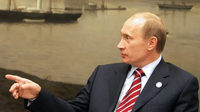 Президент России Владимир Путин на саммите Россия-ЕС в Хельсинки на следующий день после смерти Литвиненко