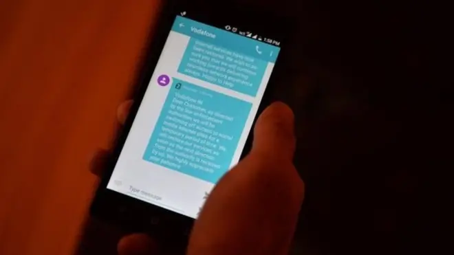 Pemerintah India menutup layanan internet dan telekomunikasi untuk menghentikan desas-desus saat terjadi kerusuhan.