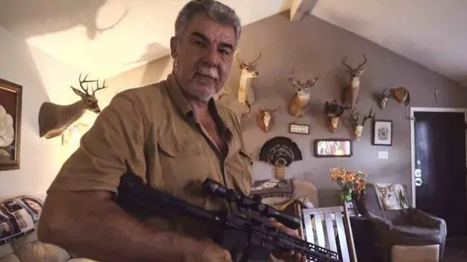 Зашто Американци предају оружје полицији