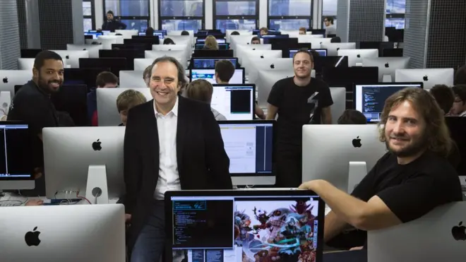 Kwame Yamgnane, Xavier Niel, Nicolas Sadirac y Florian Bucher son los fundadores de 42.