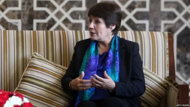 Education Minister Nouria Benghabrit tok say Algeria no go give expo even small chance