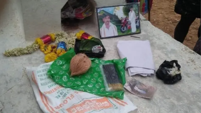 Mallappa wuxuu soo iibiyay wax kasta oo looga baahnaa aaskiisa, si uusan qoyskiisa u galinin kharash kale