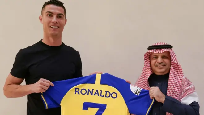 كريستيانو رونالدو بعد توقيعه لنادي النصر السعودي