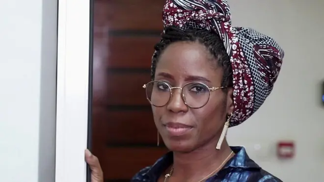 Le Covid-19 en 60 secondes : des gargarismes d’eau salée peuvent-ils empêcher le coronavirus ?