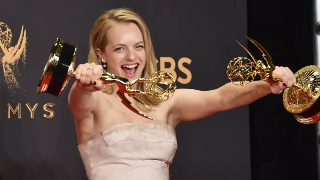 Finalmente, Elisabeth Moss ganó el Emmy a mejor actriz, premio para el que estuvo nominada en otras siete ocasiones.