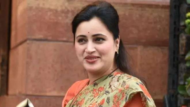 నవనీత్ కౌర్