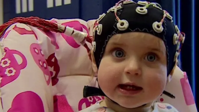 چھوٹے بچے ماں کے پیار بھرے گنگناتے انداز کو زیادہ پسند کرتے ہیں