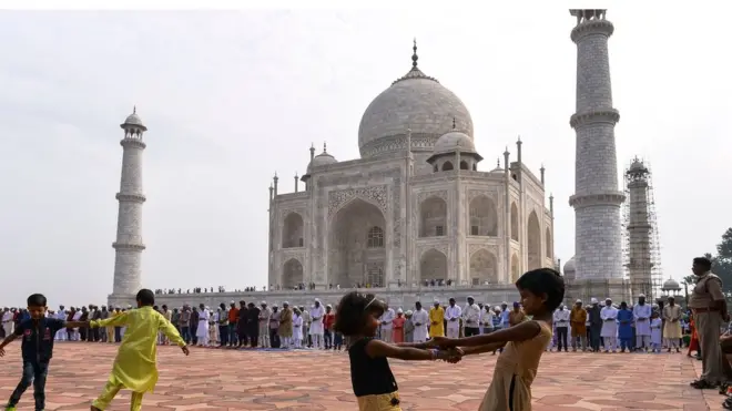 تاج محل کے بارے میں سخت گیر ہندو قوم پرست رہنماؤں کے متنازع بیانات کو انتخابی حکمت عملی کے طورپر دیکھا جا رہا ہے