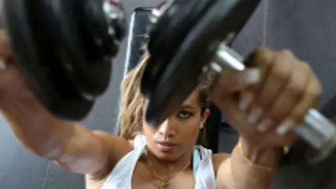 ผู้หญิงยกเวท