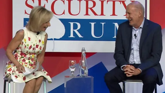 "Что вы сказали?!" Директор национальной разведки США узнал о визите Путина