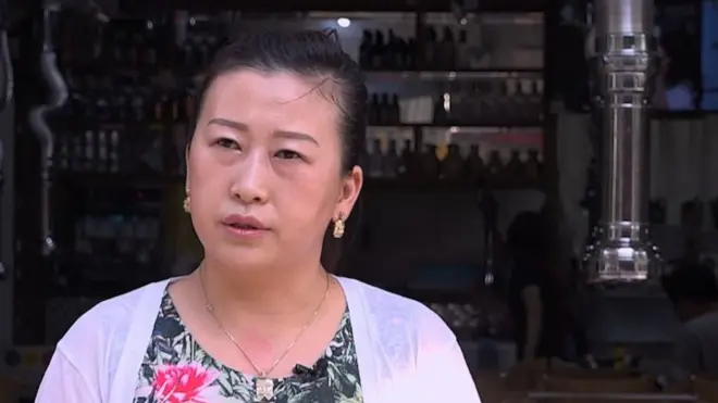 대림동에서 식당을 운영하는 이 려씨가 얘기하고 있다