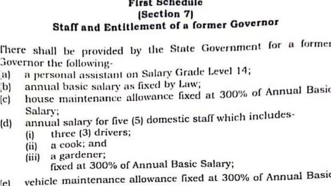 Edward Ubochi si na ha ebutuola akwụkwọ iwu gbasara ibuli ụgwọọnwa ezumike nka ndị gọvanọ chiburu steeti ahụ.