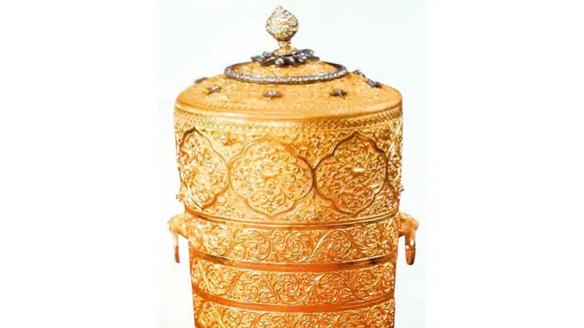 የተሰረቀው የወርቅ ምሳ እቃ