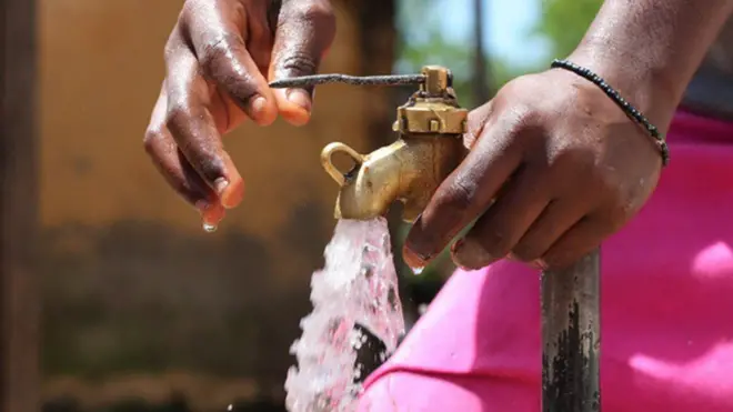 Dubartii bishaan boombaatti dhiqattu