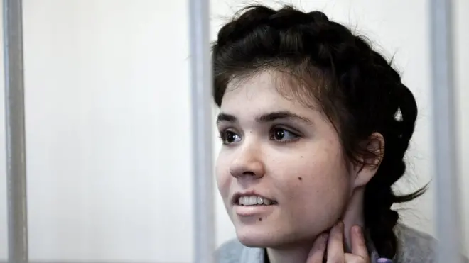 Алексанра Иванова (Варвара Караулова) продолжет настаивать, что ехала в Сирию по любви, а не по призванию