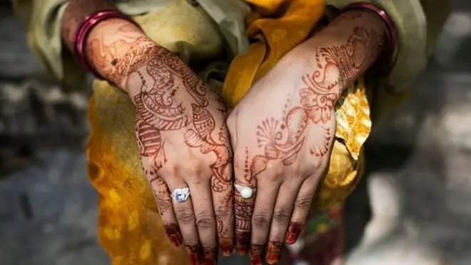 انڈونیشیا میں شادی کے لیے لڑکی کی کم سے کم عمر 16 جبکہ لڑکے کی 19 ہونی چاہیے