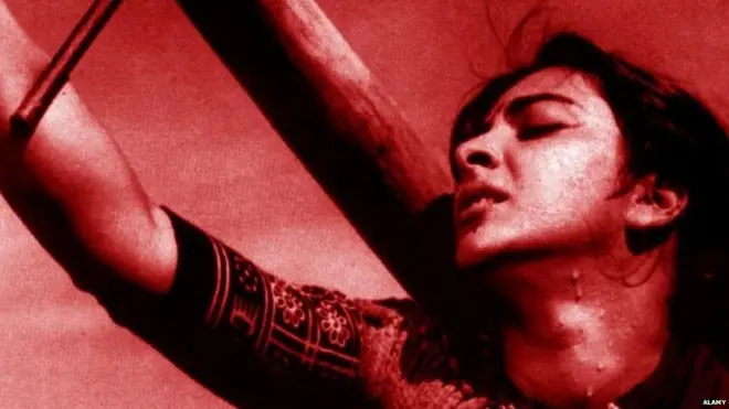 50 અને 60ના દાયકાની ઘણી ફિલ્મોમાં રૂપકો અને દૃષ્ટાંતો દ્વારા બ્રિટિશ રાજનો સંદર્ભ રજૂ કરવામાં આવ્યો હતો