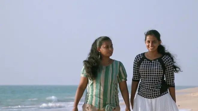 සරසවි වරම් ලැබූ අක්කයි නංගියි