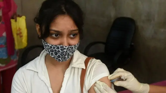 కోవిడ్-19 వ్యాక్సినేషన్