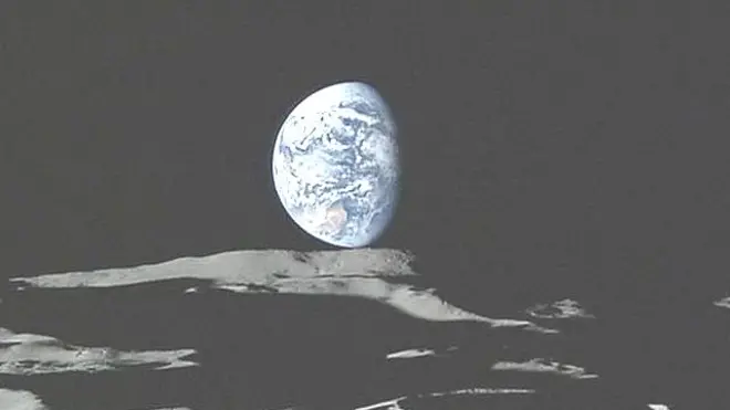 چاند کا قطبِ جنوبی