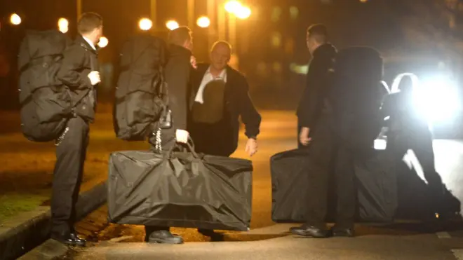 "Специалисты подразделений "Торнадо" разрешили инцидент", - заявили в пенитенциарной системе Великобритании об итогах бунта.