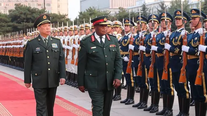 Taliye Jeneraal Constantino Chiwenge oo shiinaha tagay maalmo ka hor afgambiga