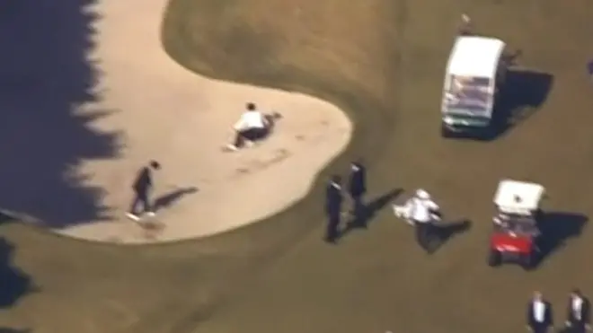 Абе впав у яму