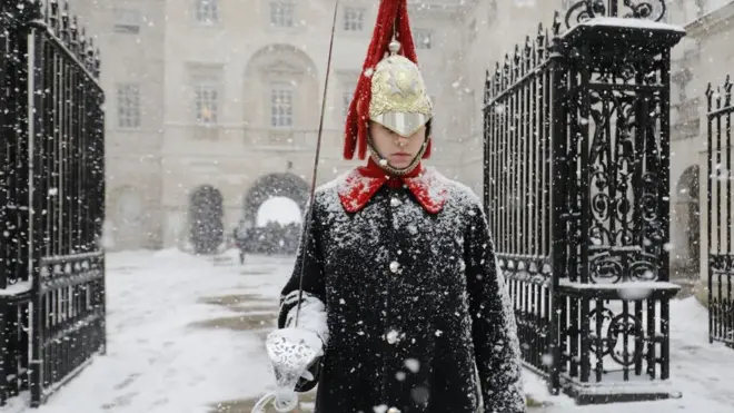 Британські ЗМІ пишуть, що в розпал конфлікту з Росією похолодання може "віддати Британію на милість російських газопостачальників"