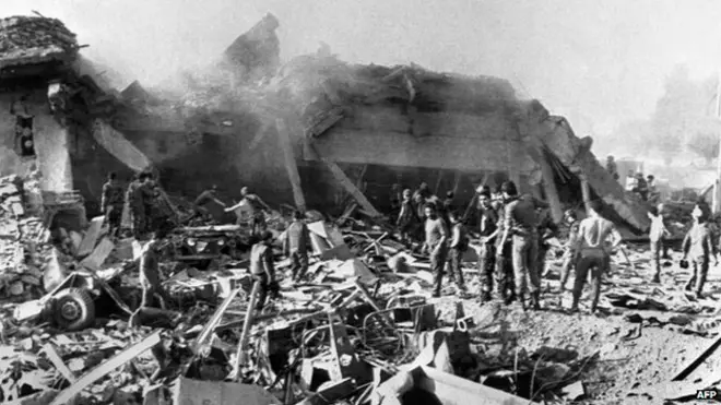 بمبگذاری روز ۲۳ اکتبر ۱۹۸۳ در پادگان تفنگداران دریایی آمریکا به مرگ ۲۴۱ سرباز این کشور منجر شد