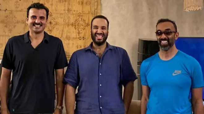 محمد بن سلمان وتميم بن حمد آل ثاني وطحنون بن زايد آل نهيان