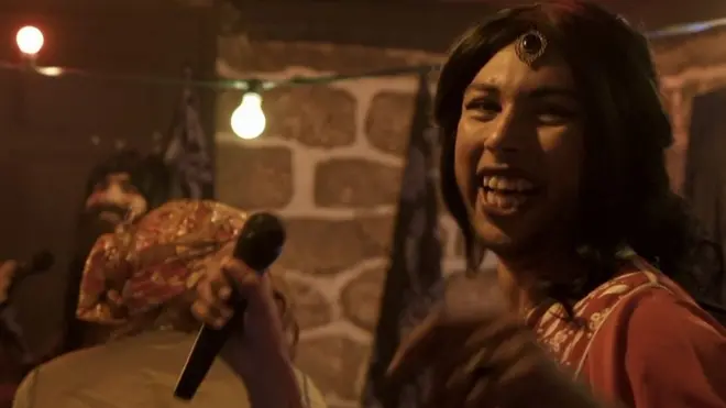 الرجال المغاربة الذي يستكشفون أنوثتهم