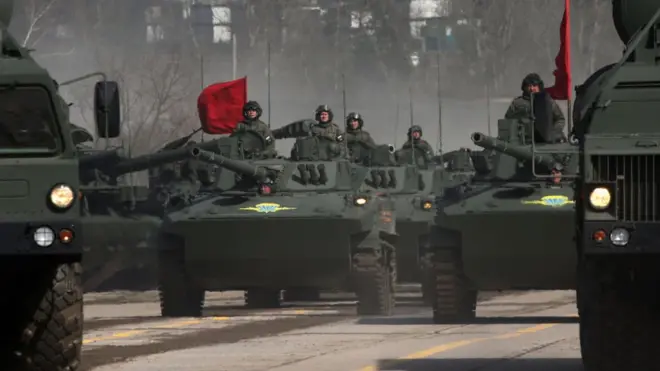 دبابات روسية عرض