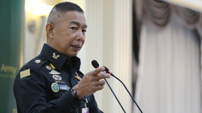 "ผมมั่นใจว่า ถ้าการเมืองไม่เป็นต้นเหตุแห่งการจลาจล ก็ไม่มีอะไร ประเทศไทยเคยมีปฏิวัติมา 10 กว่าครั้ง.." พล.อ. อภิรัชต์ คงสมพงษ์ ผู้บัญชาการทหารบก กล่าว