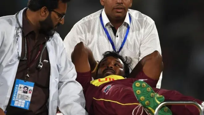 ویسٹ انڈیز کے ایک بولر کا ٹخنہ نکل گیا