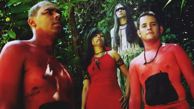 Banda grava maior partejogo da sena onlineseus clipes na floresta